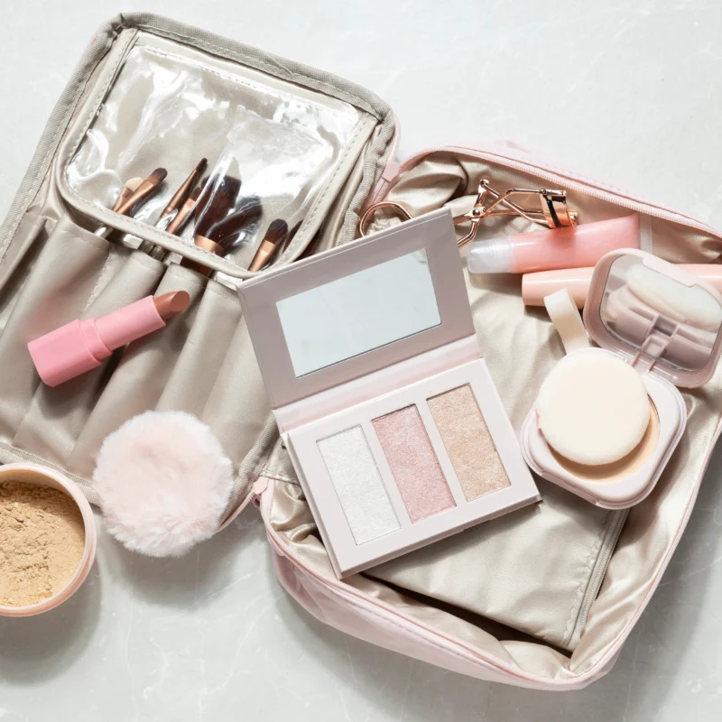 Básicos de maquillaje en un solo kit