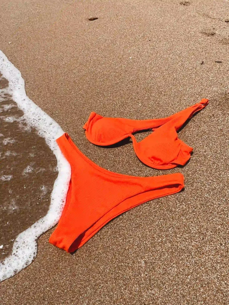 Del flúor a la flor: bikinis que conectan contigo y con el verano

