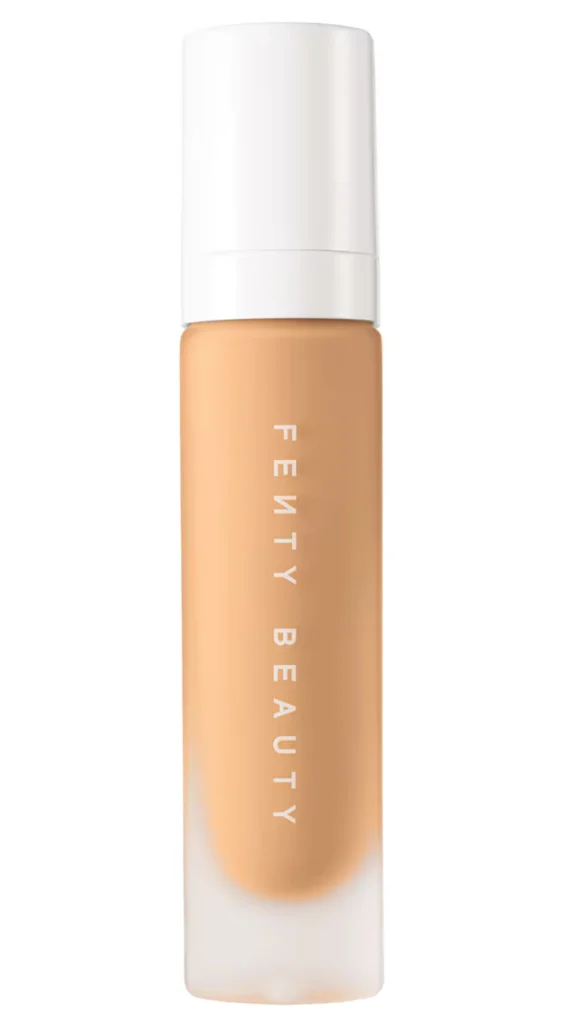 Base Fenty Beauty Pro Filt’r, acabado mate y natural para piel mixta.
