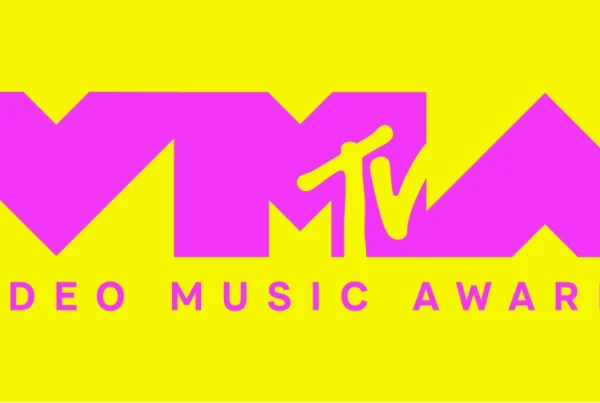 Looks VMAs 2025: Moda, belleza y los detalles que marcaron tendencia