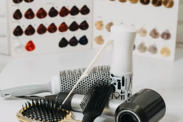 tinte permanente en salón para un cambio de color radical.