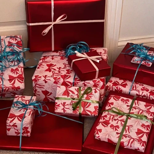 Cofre de experiencias para parejas — idea vivencial para San Valentín que combina memoria y sorpresa.