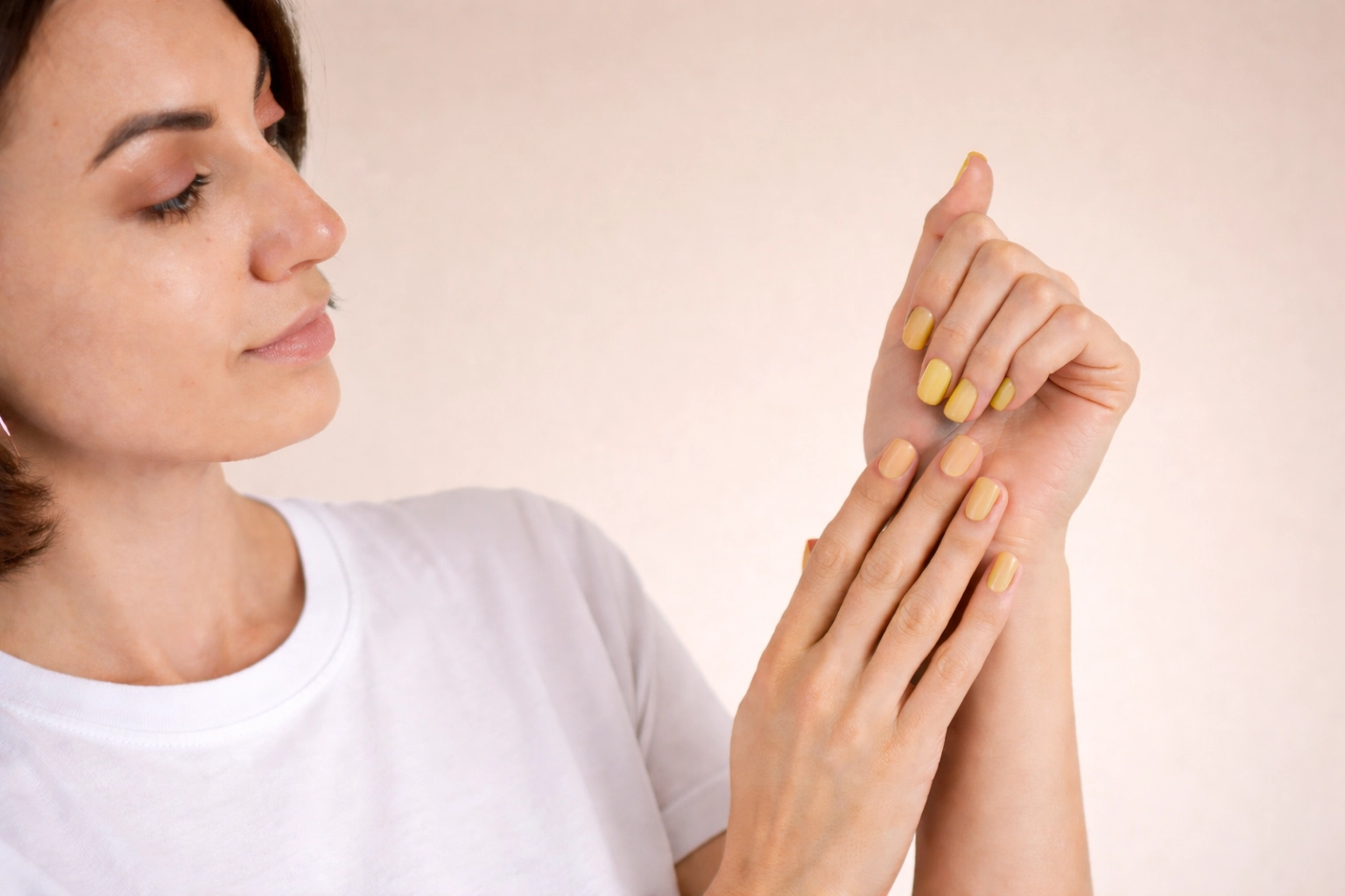 Uñas amarillas: 4 causas de porque suceden y cómo devolverles su brillo natural