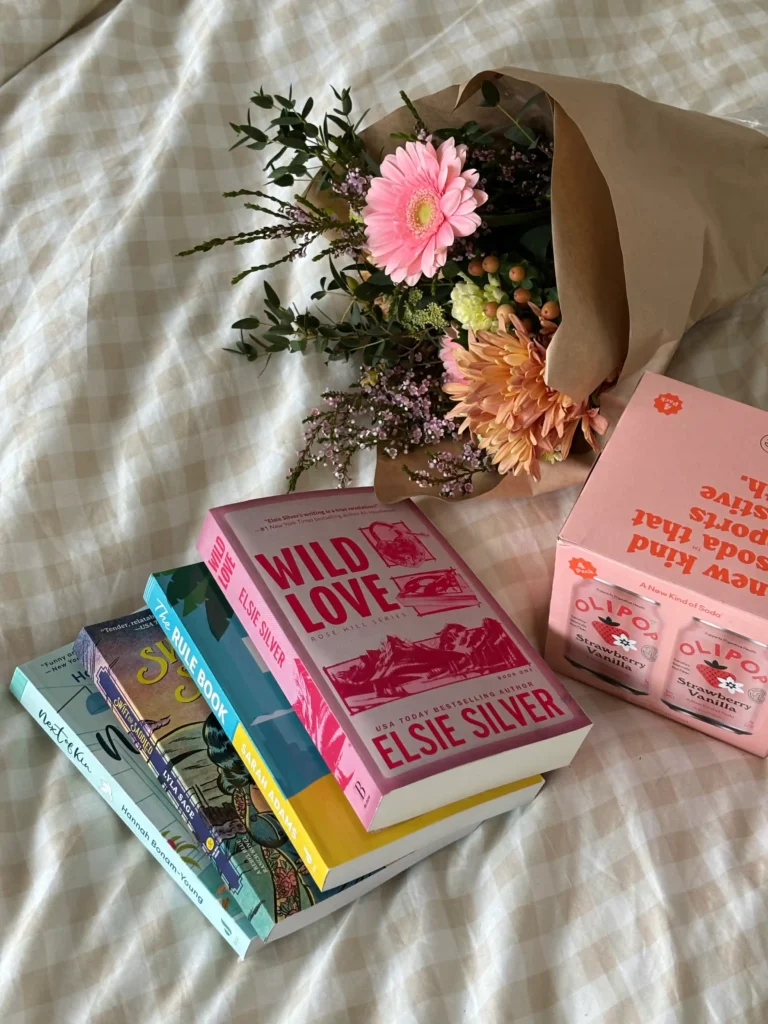 Libros y flores personalizado como regalo emocional para San Valentín.