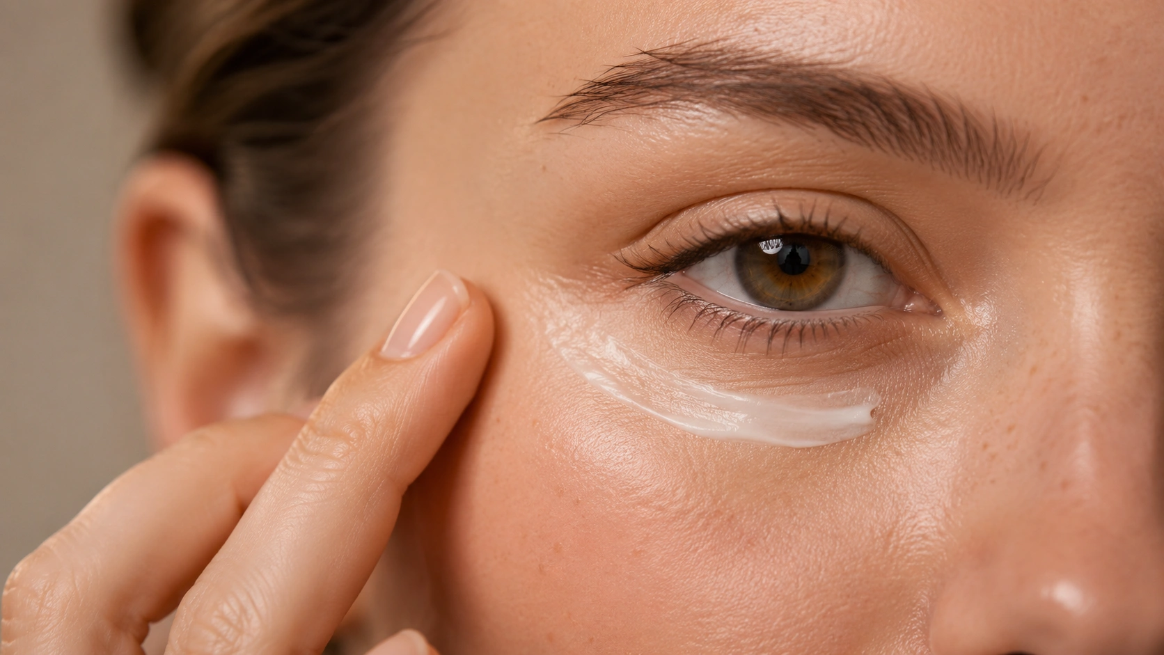 Contorno de ojos: guía práctica para elegir, aplicar y ver resultados